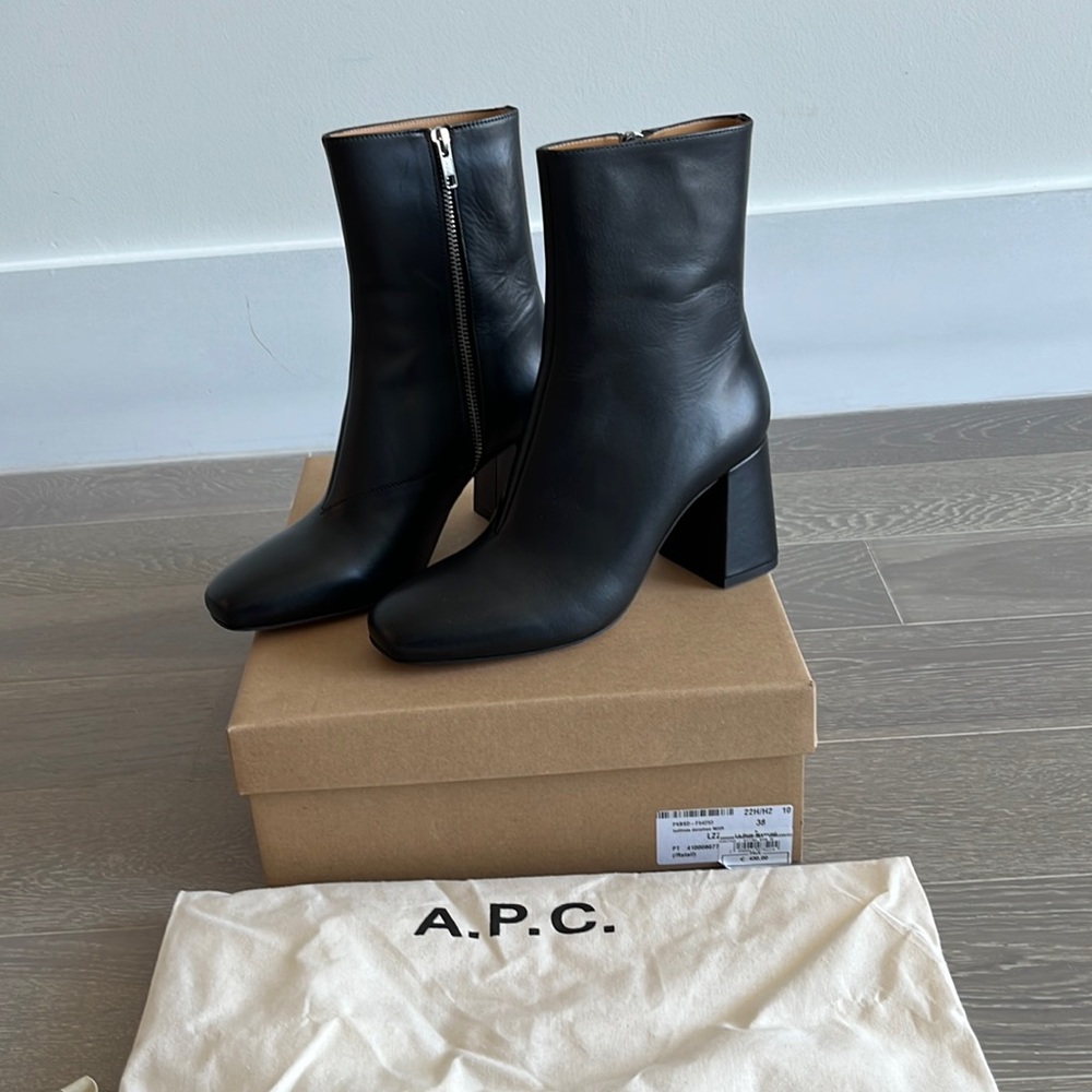 A.P.C. Dorothee ankle boots in black
